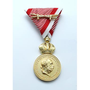 Bronze Military Merit Medal on the War Ribbon with Swords, Franz Joseph I（Austria-Hungary)
