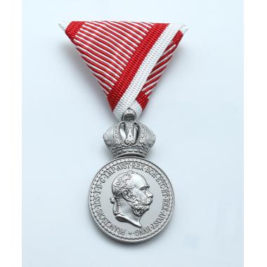 Silver Military Merit Medal on the War Ribbon ,Franz Joseph I（Austria-Hungary)
